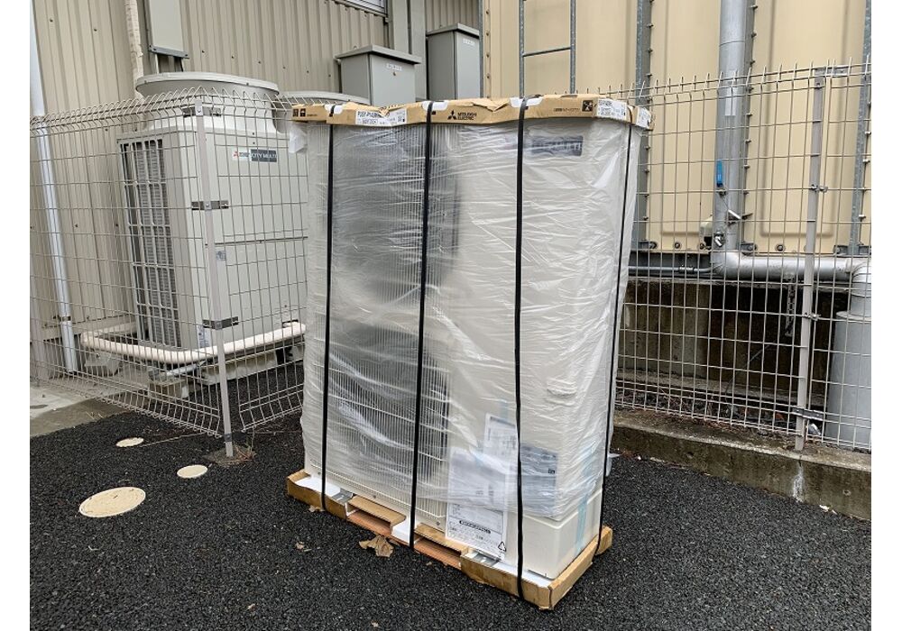 室外機搬入