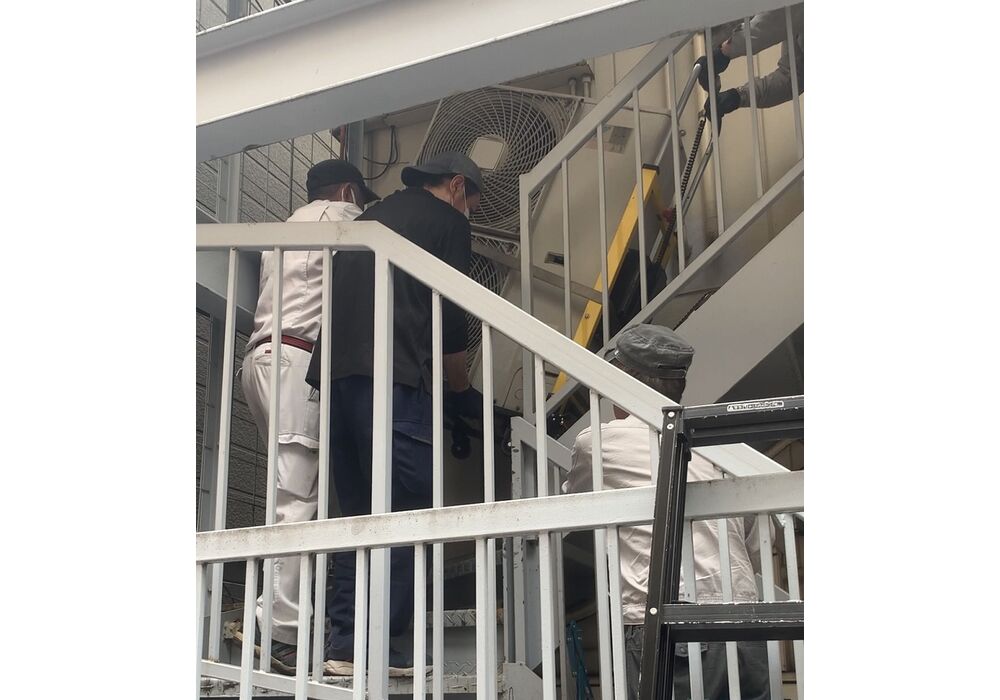 機器搬出中